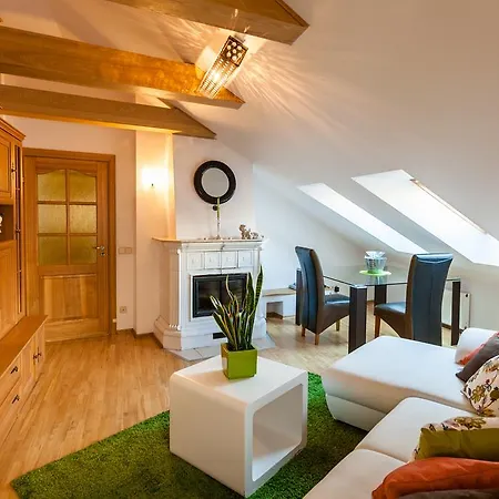 Didzioji Str Two-bedroom شقة